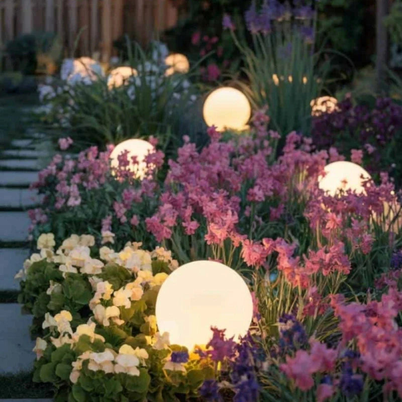 Spherical Luminous Garden Light
