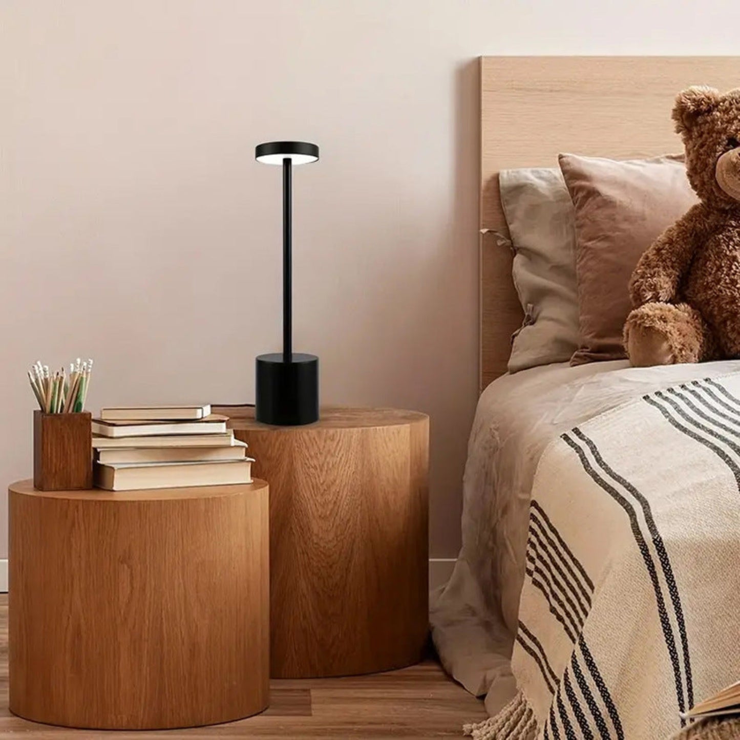 Luminex™ Metallic Touch Lamp